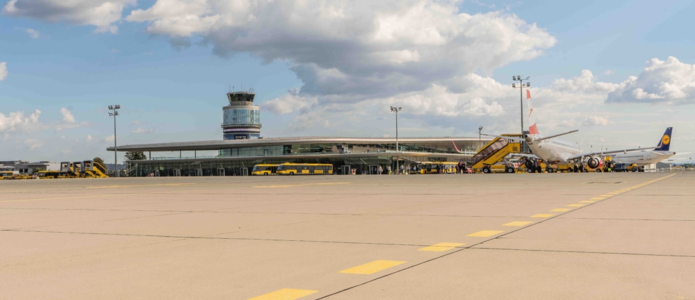 Flughafen Graz aus Sicht des Vorfeldes